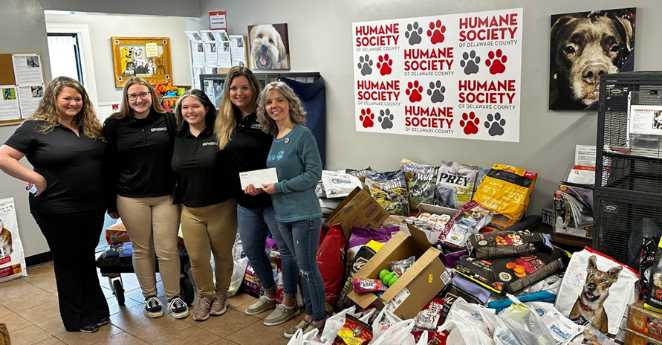 Petland store leaders donate food and more to Delaware Co